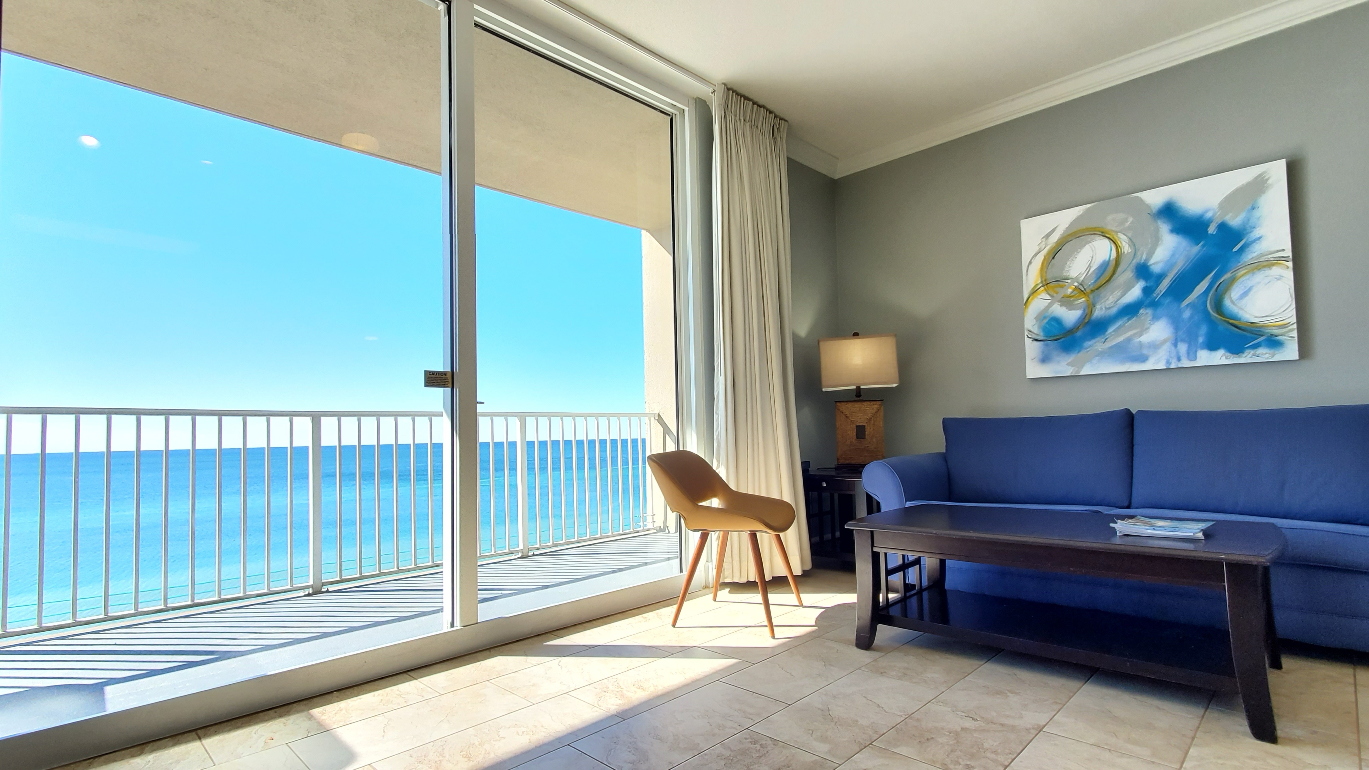 Tidewater Beach Resort - Living room