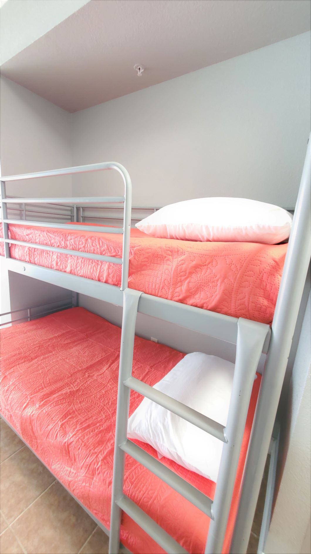 Unit 2007 Bunkbed